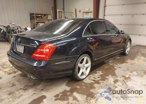 2009 Mercedes-Benz S 550 4Matic z USA, uszkodzony, nr VIN WDDNG86X69A244866